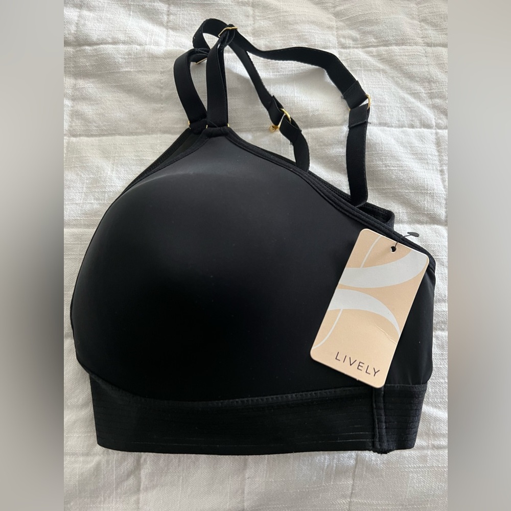 NWT Lively The Spacer Bra Jet Black